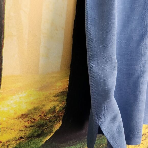 Tommy Bahama 100% Silk Mens Medium Light Blue Short Camp Shirt Woven Pattern - Picture 7 of 16